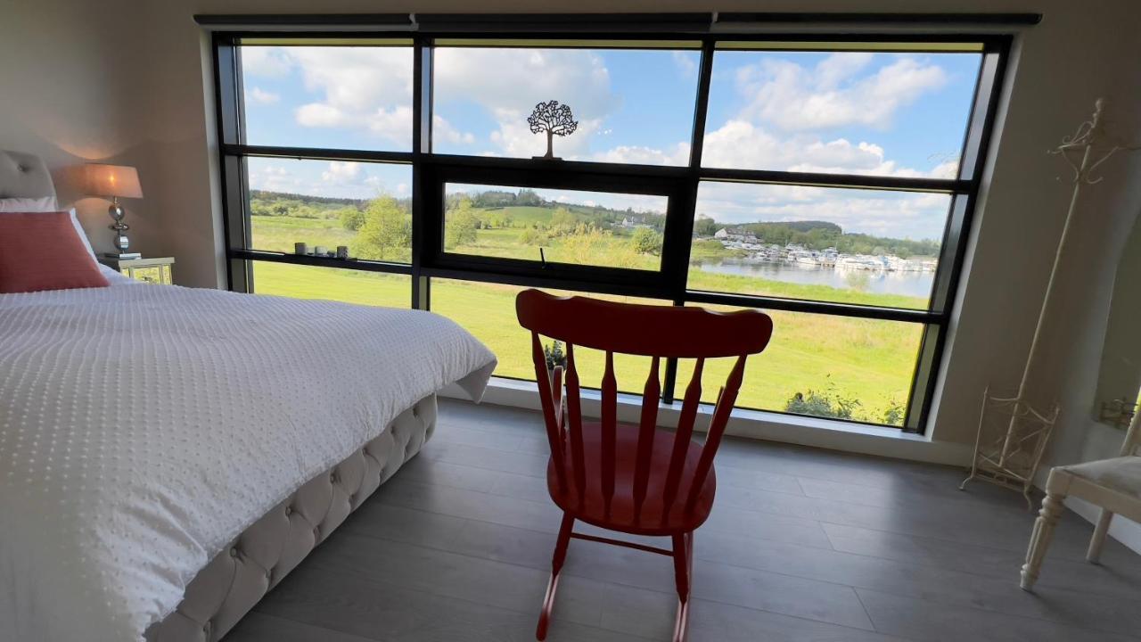 Riverside Apartment Raheelan Ngoại thất bức ảnh